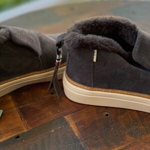 Toms Paxton shoes size 5.5- New with tags, never worn!